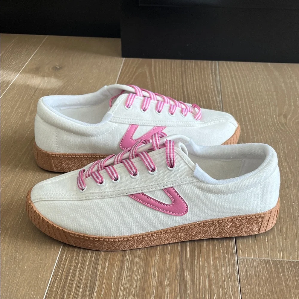 Tretorn Cream and Pink Canvas Sneakers size 8